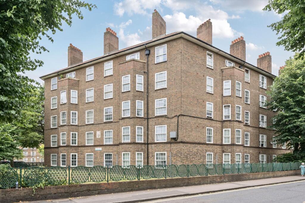 3 bed 1st Floor Flat for rent in London. From Foxtons - Peckham