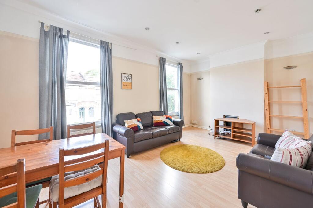 3 bed 1st Floor Flat for rent in Deptford. From Foxtons - Peckham