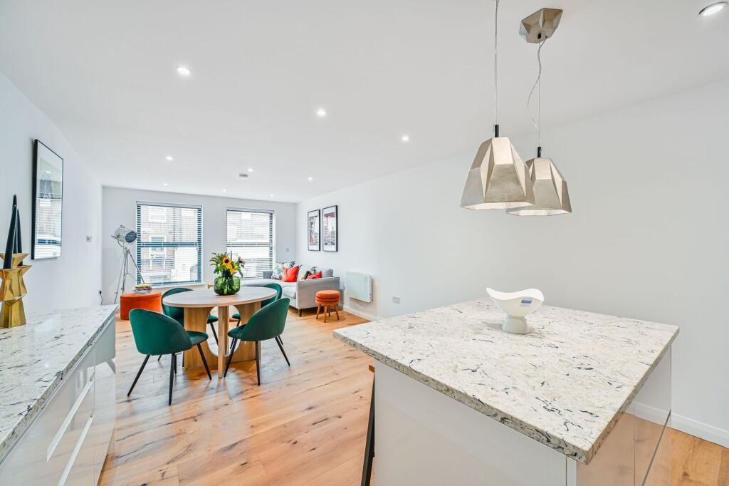 1 bed 1st Floor Flat for rent in London. From Foxtons - Peckham