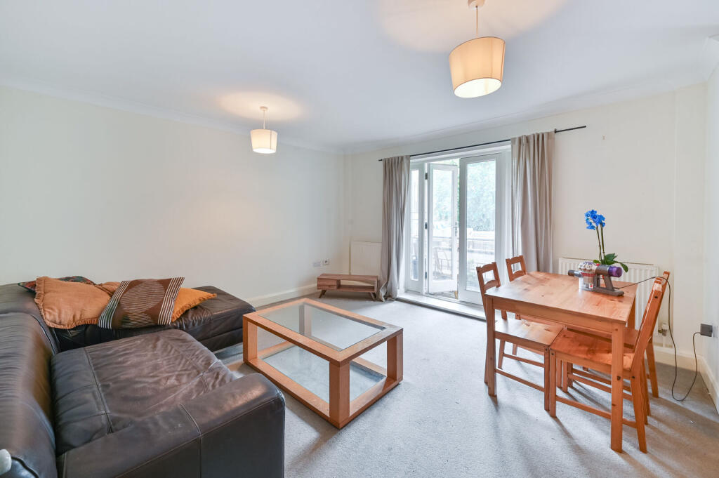 2 bed 1st Floor Flat for rent in Camberwell. From Foxtons - Peckham