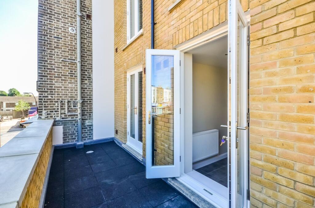 1 bed 1st Floor Flat for rent in Camberwell. From Foxtons - Peckham
