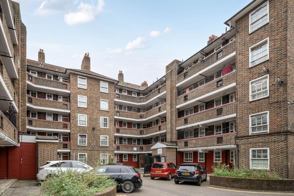 2 bed 1st Floor Flat for rent in London. From Foxtons - Peckham