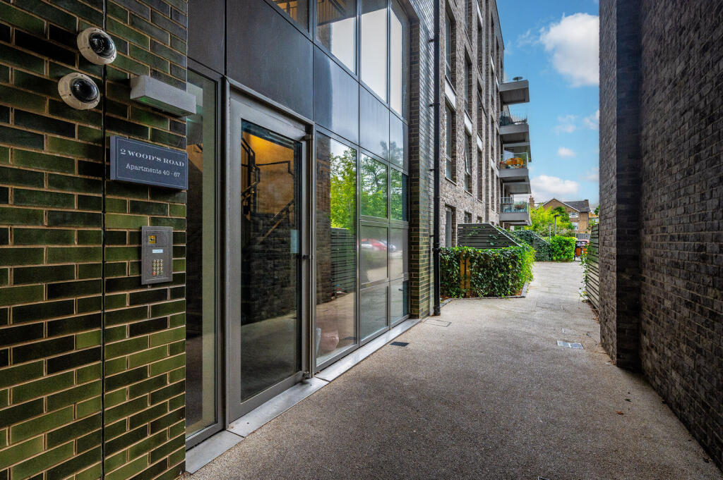 2 bed 1st Floor Flat for rent in London. From Foxtons - Peckham