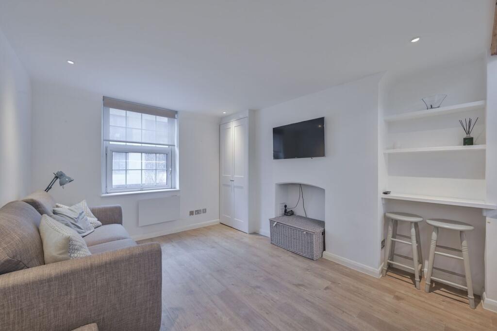 1 bed 1st Floor Flat for rent in Chelsea. From Foxtons - Pimlico