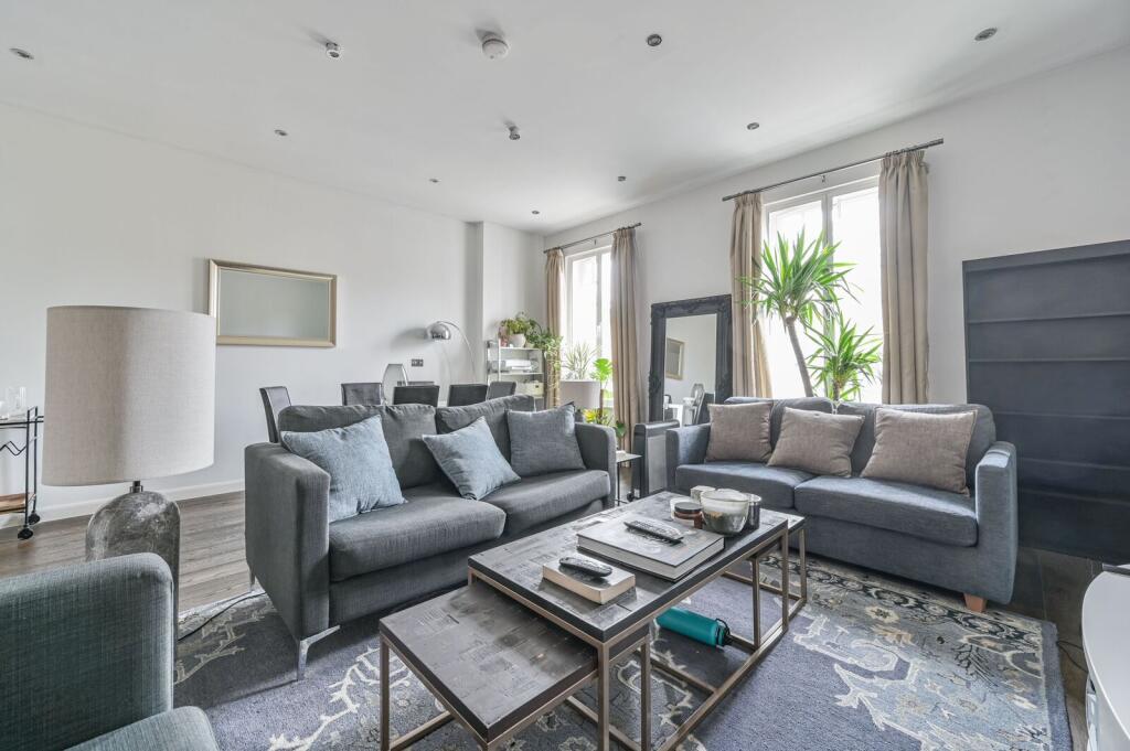 2 bed 1st Floor Flat for rent in London. From Foxtons - Pimlico