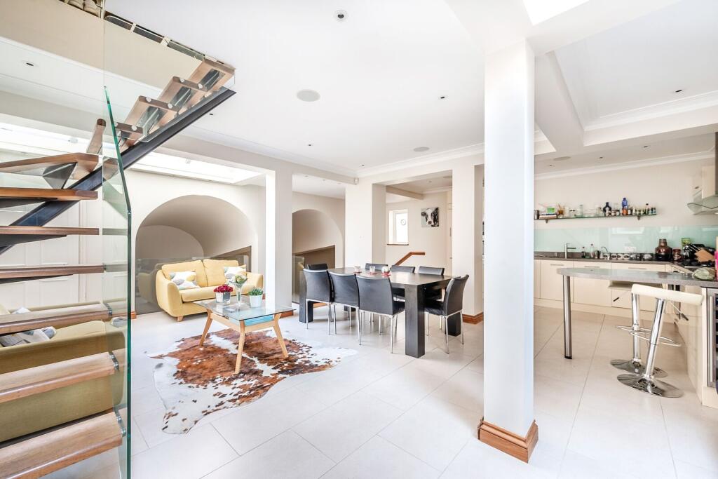 3 bed Detached for rent in Chelsea. From Foxtons - Pimlico