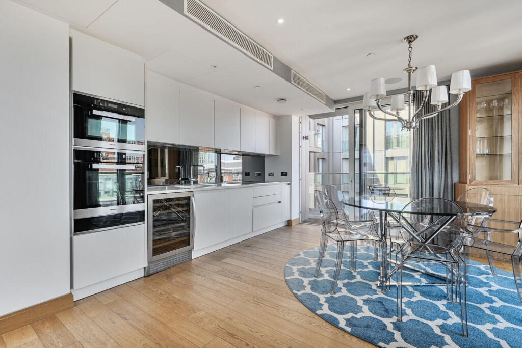 3 bed 1st Floor Flat for rent in Clapham. From Foxtons - Pimlico 3 bed 1st Floor Flat for rent in Clapham. From Foxtons - Pimlico