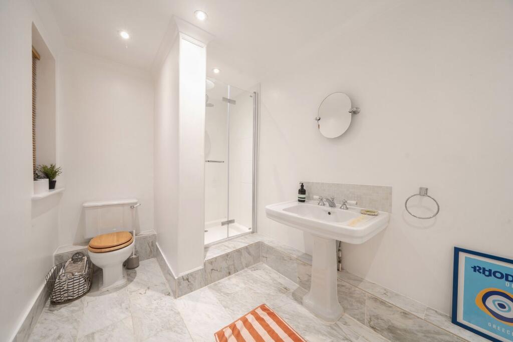 2 bed 1st Floor Flat for rent in London. From Foxtons - Pimlico