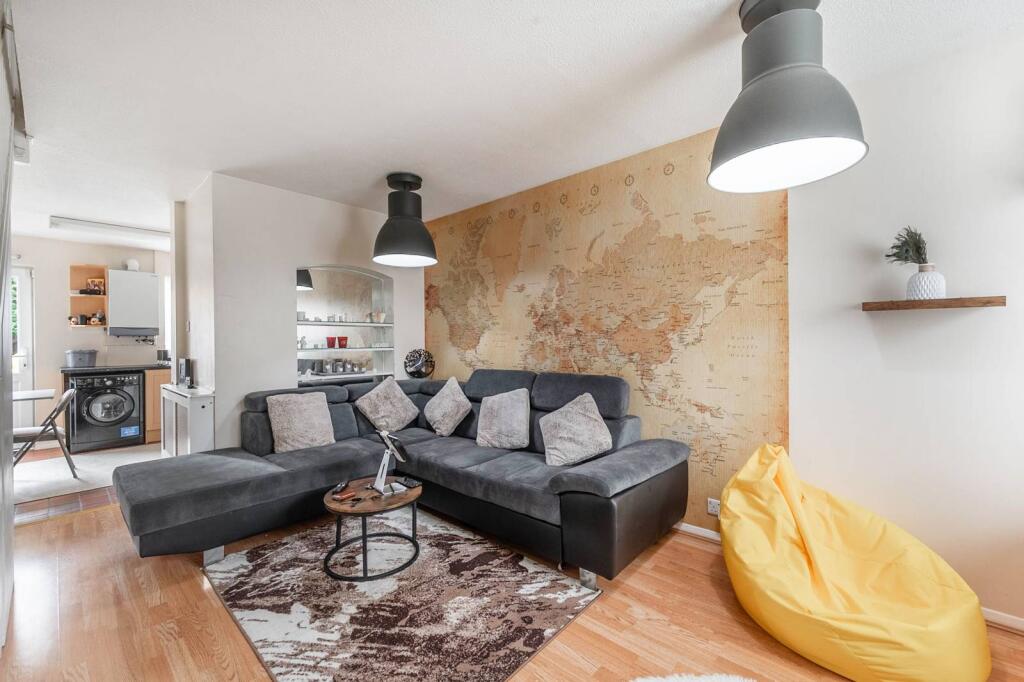 2 bed Annexe for rent in Ruislip. From Foxtons - Pinner