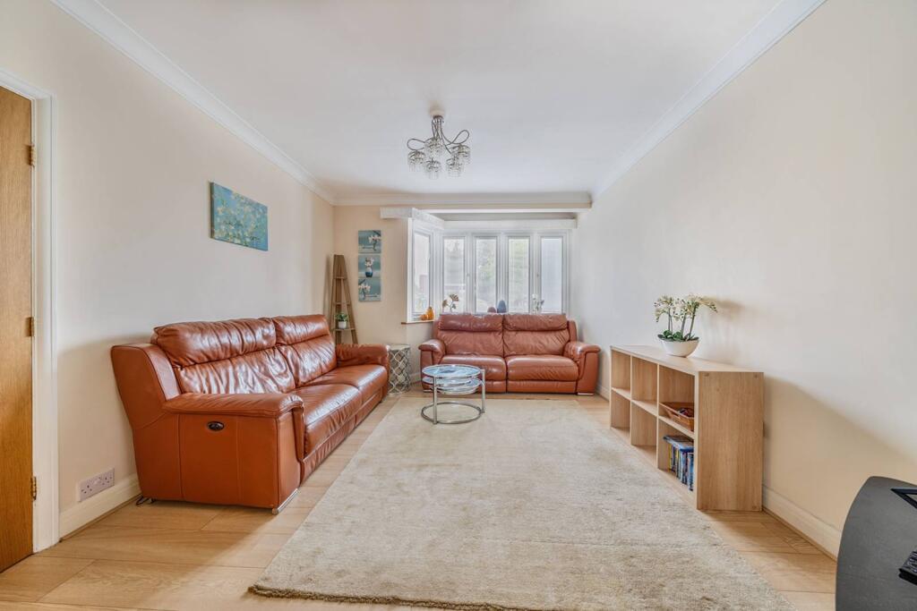 3 bed Semi Detached for rent in Pinner. From Foxtons - Pinner