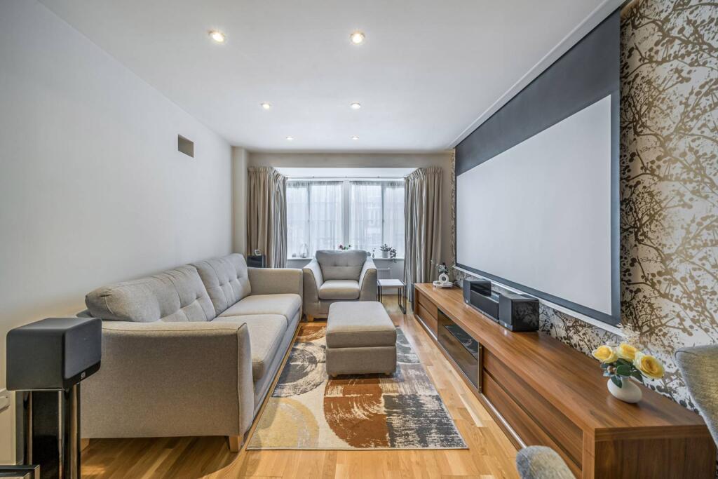 2 bed 1st Floor Flat for rent in Ruislip. From Foxtons - Pinner
