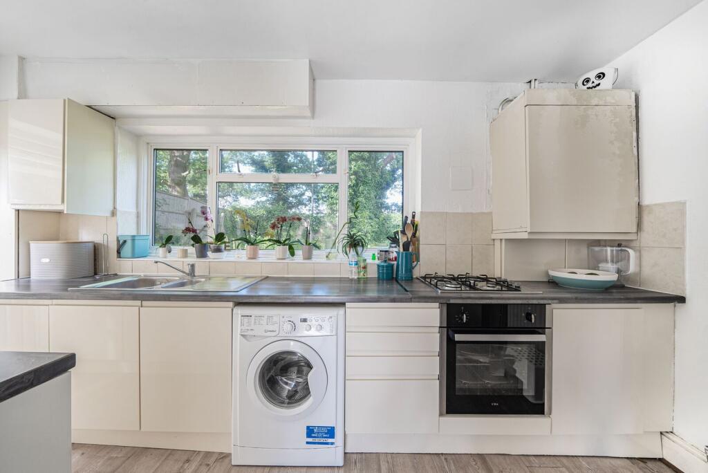 3 bed Detached for rent in Pinner. From Foxtons - Pinner