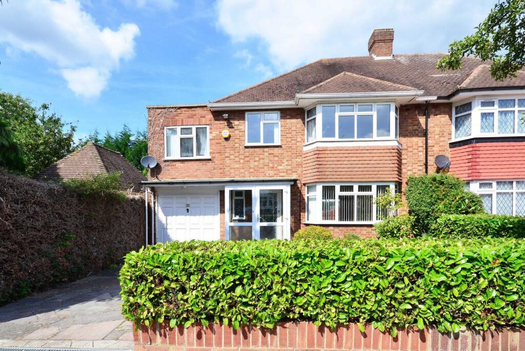 4 bed Detached for rent in Ruislip. From Foxtons - Pinner