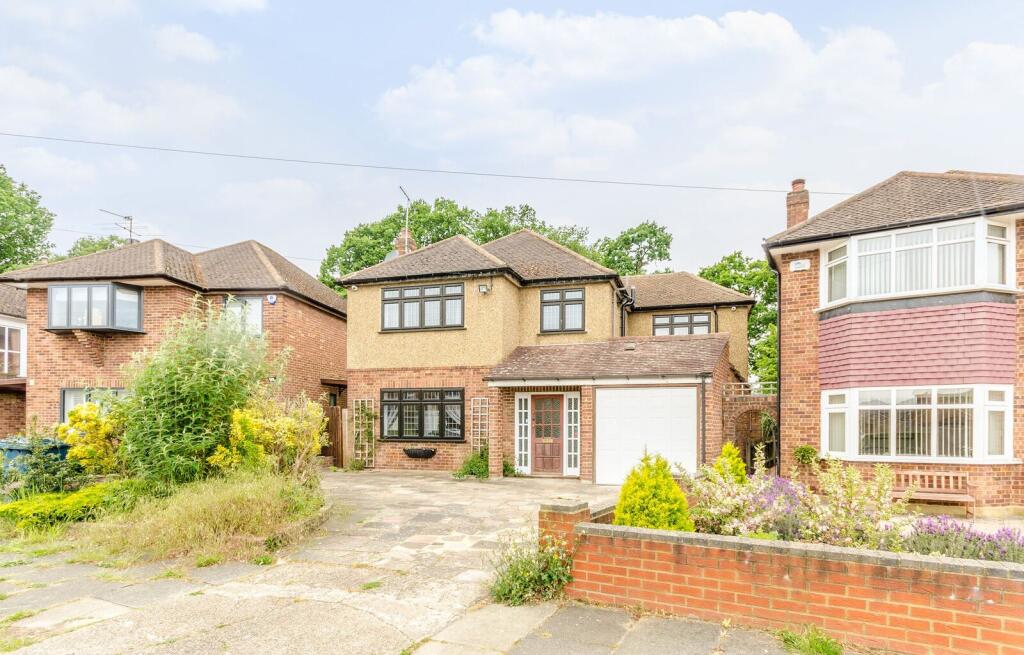 4 bed Detached for rent in Pinner. From Foxtons - Pinner