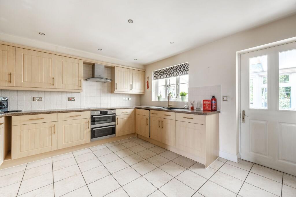 0 bed Studio for rent in Watford. From Foxtons - Pinner