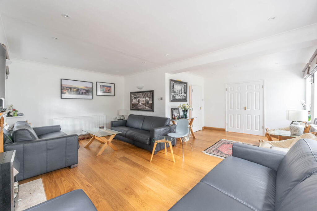 5 bed Semi Detached for rent in Pinner. From Foxtons - Pinner