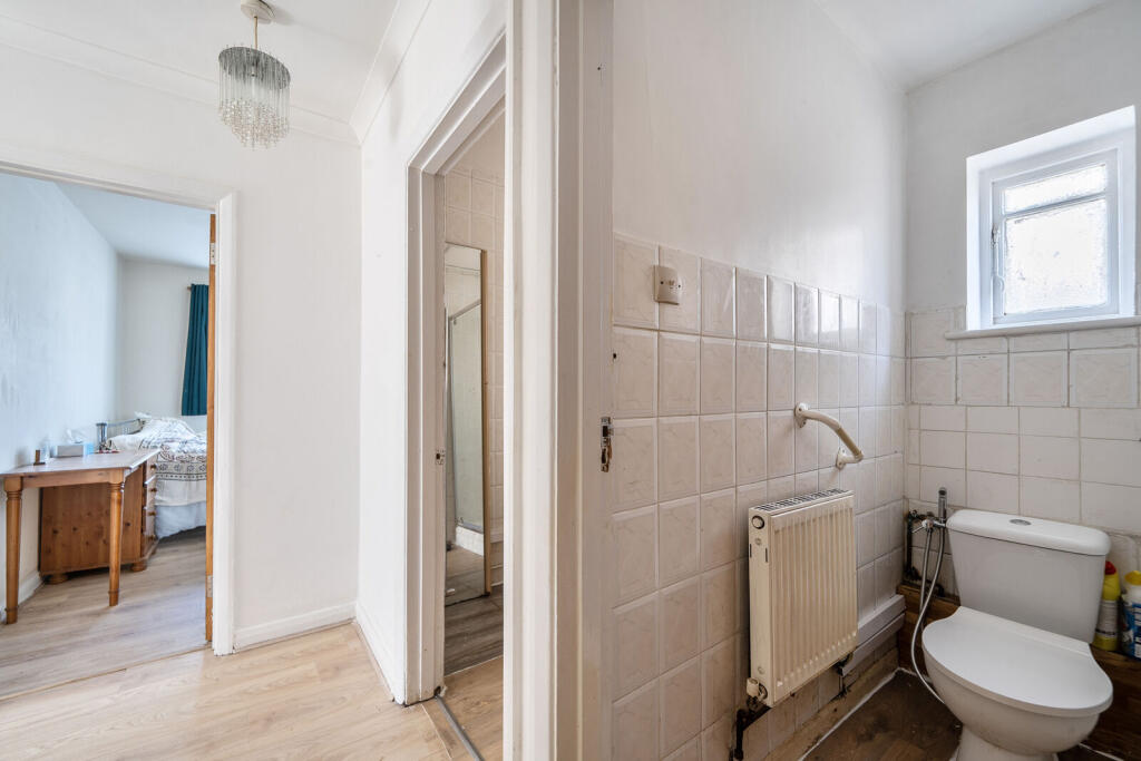 3 bed Annexe for rent in Ruislip. From Foxtons - Pinner 3 bed Annexe for rent in Ruislip. From Foxtons - Pinner