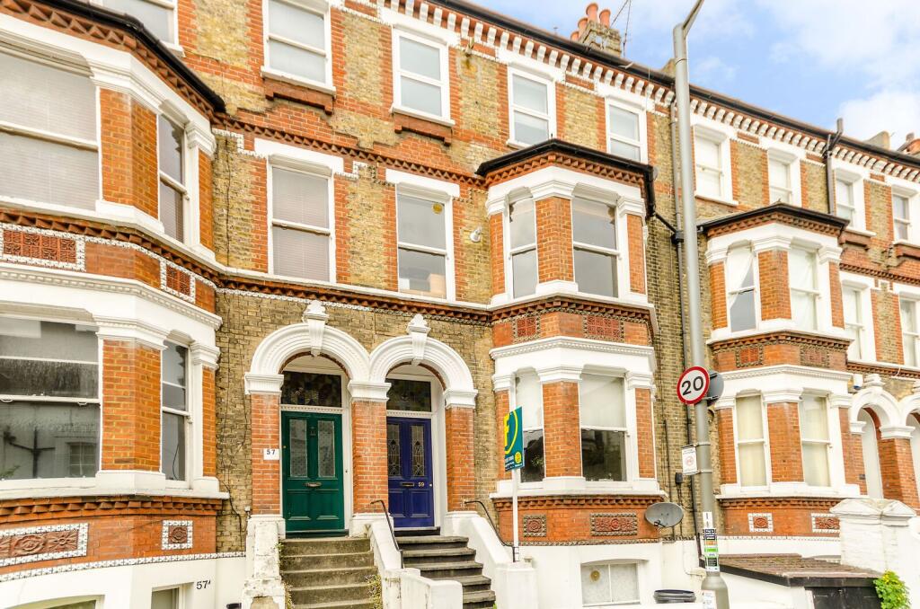 1 bed 1st Floor Flat for rent in London. From Foxtons - Putney