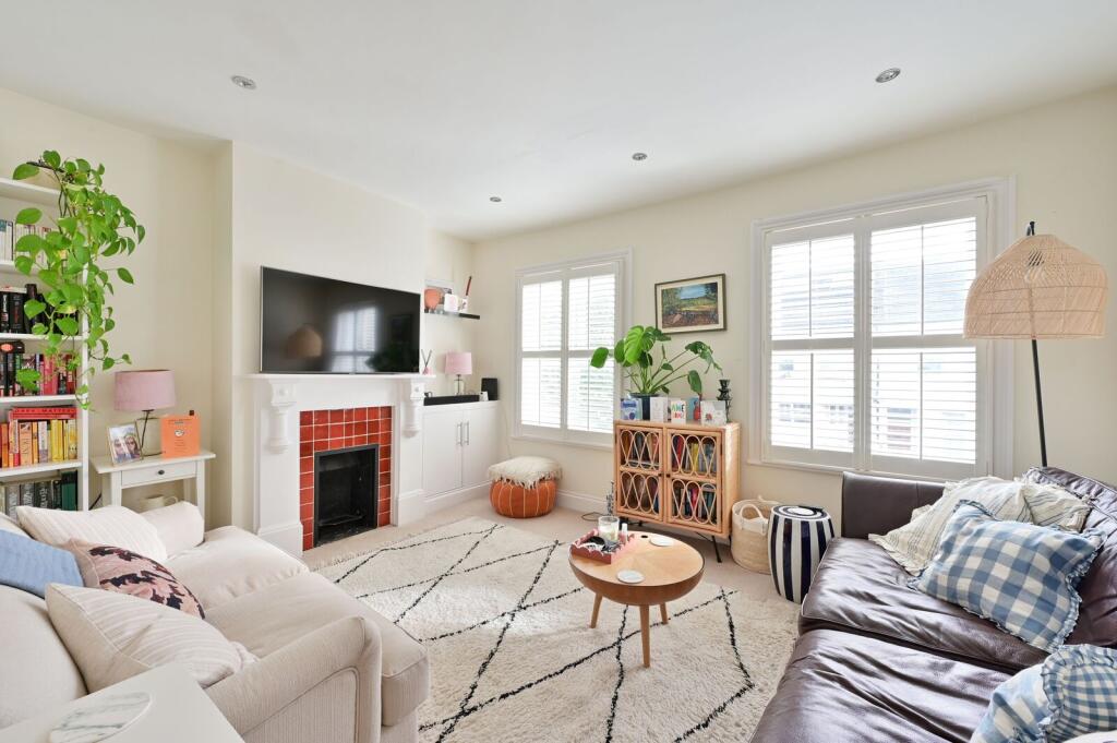 2 bed 1st Floor Flat for rent in London. From Foxtons - Putney