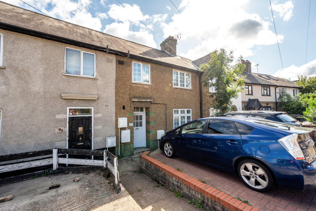 2 bed 1st Floor Flat for rent in London. From Foxtons - Putney