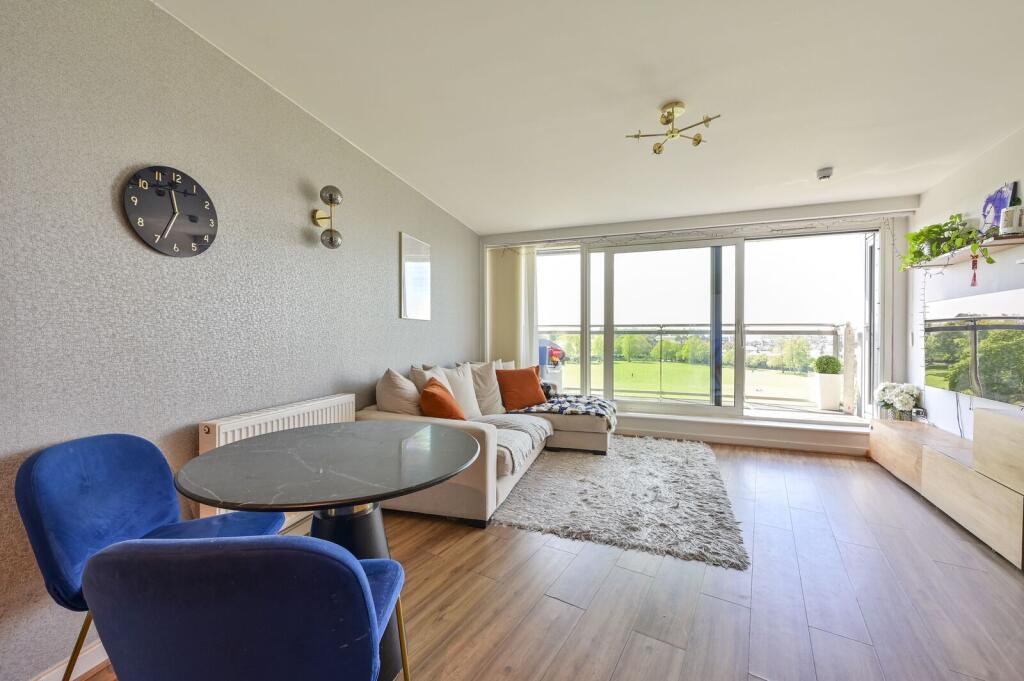 2 bed 1st Floor Flat for rent in London. From Foxtons - Putney
