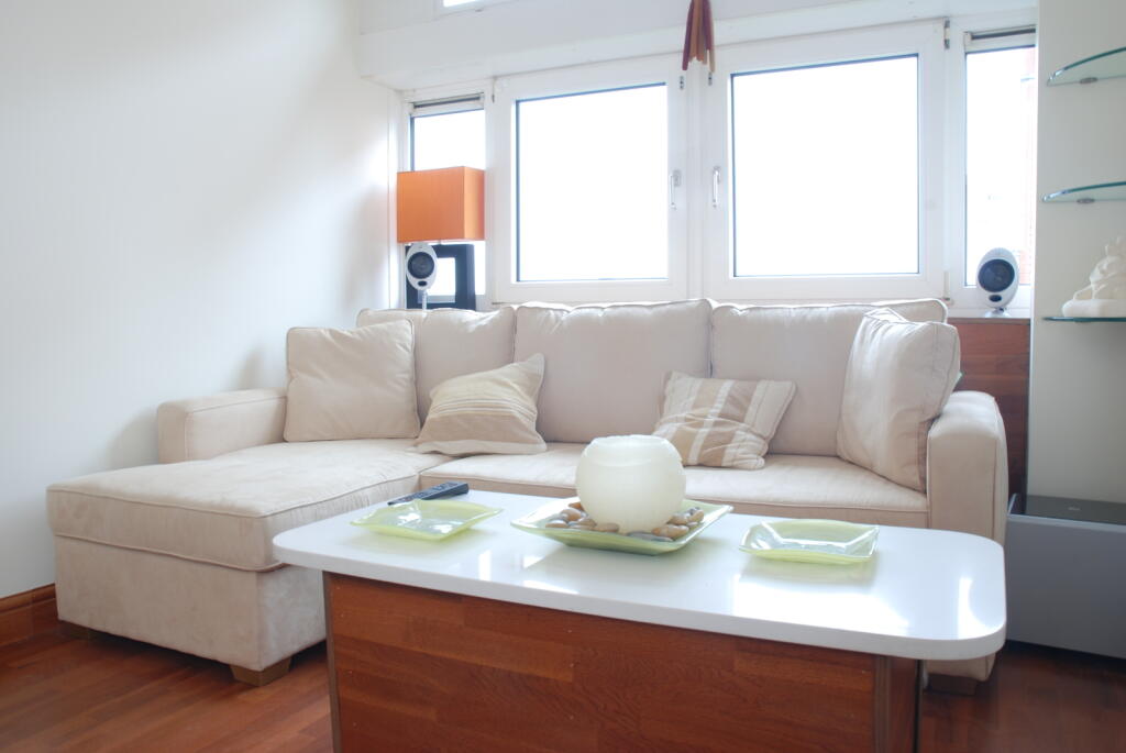 1 bed 1st Floor Flat for rent in London. From Foxtons - Putney