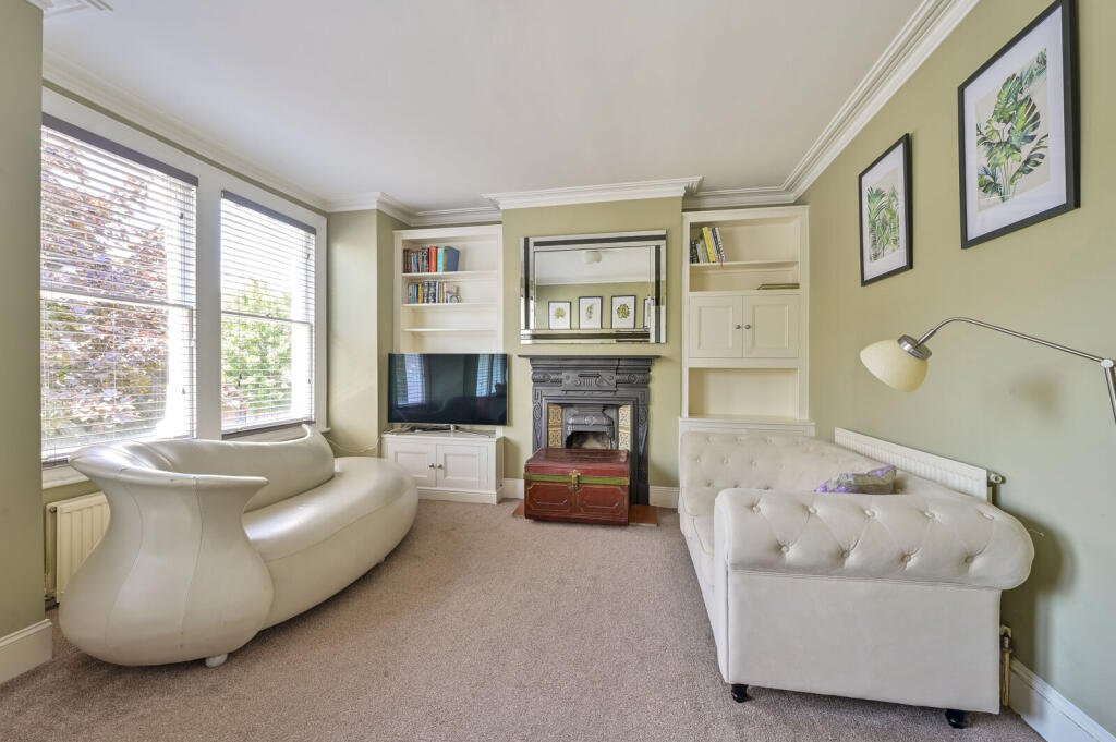 3 bed 1st Floor Flat for rent in London. From Foxtons - Putney 3 bed 1st Floor Flat for rent in London. From Foxtons - Putney