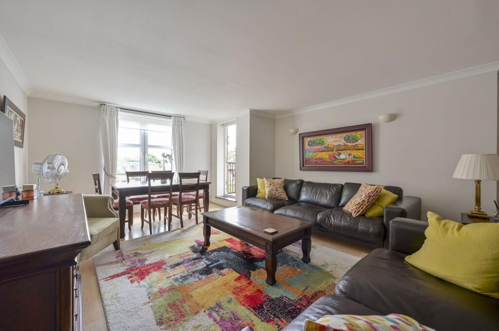 2 bed 1st Floor Flat for rent in London. From Foxtons - Putney