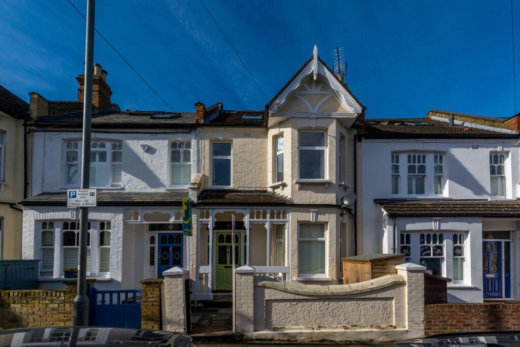 5 bed Detached for rent in London. From Foxtons - Putney