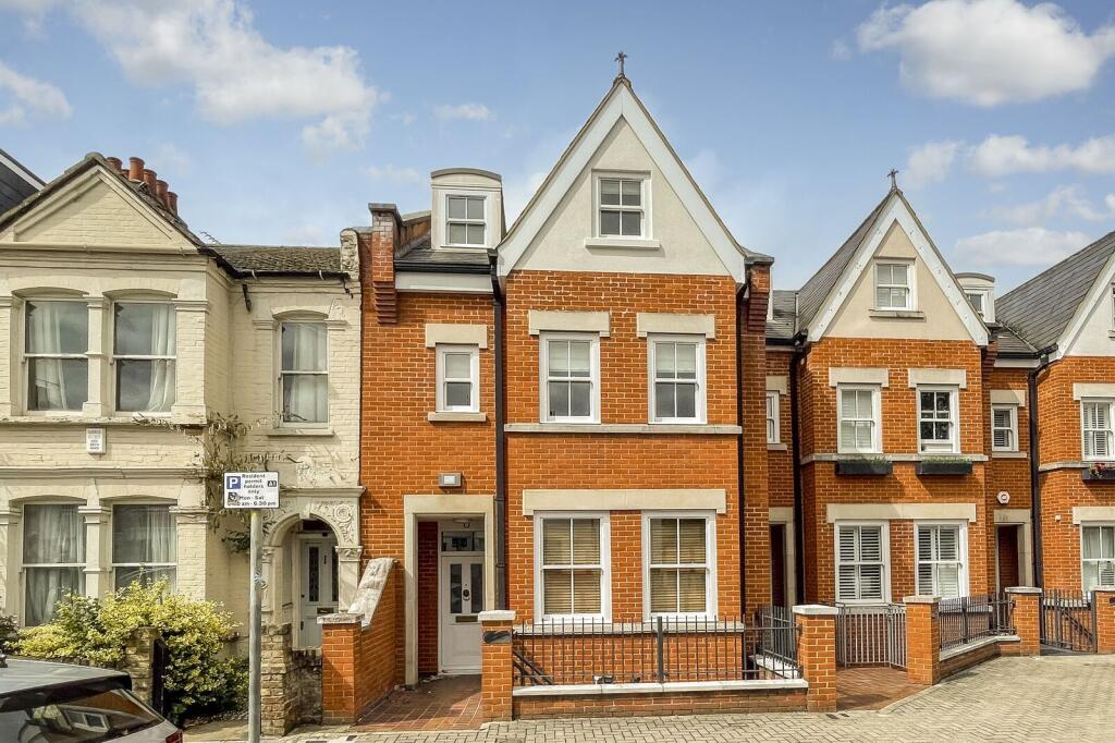 4 bed Detached for rent in London. From Foxtons - Putney