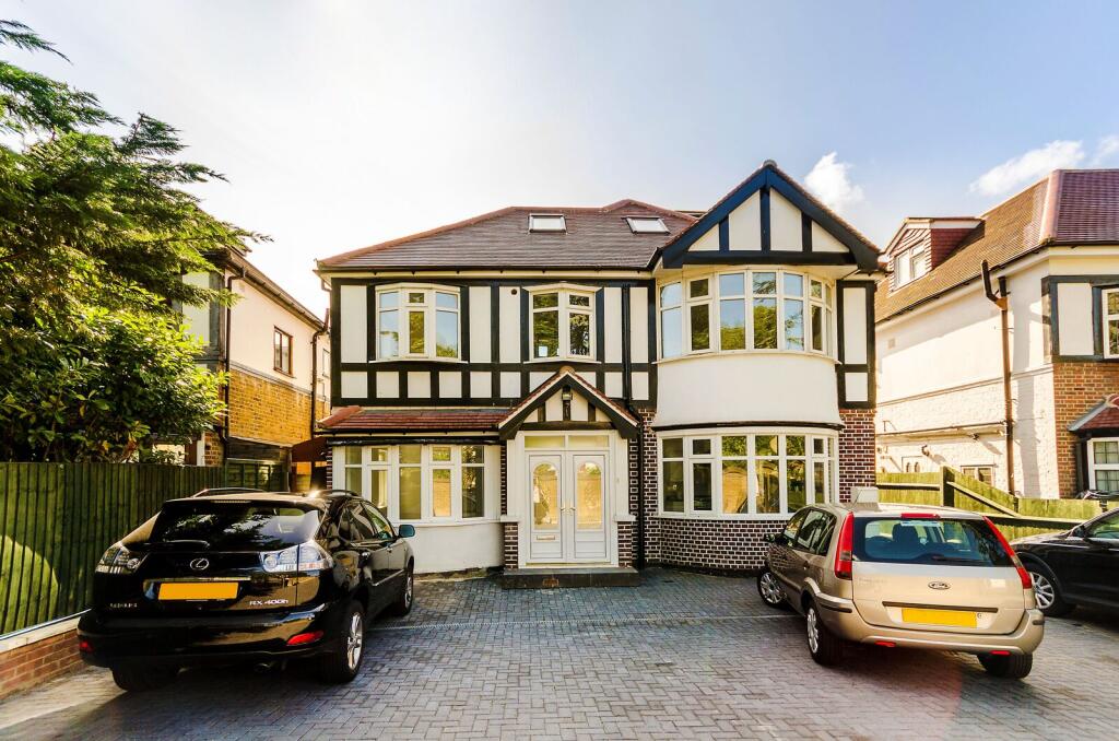 2 bed 1st Floor Flat for rent in London. From Foxtons - Putney