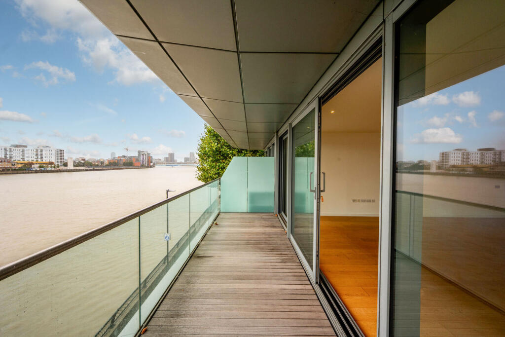 2 bed 1st Floor Flat for rent in London. From Foxtons - Putney