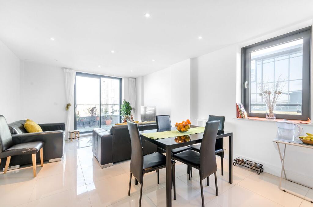 3 bed 1st Floor Flat for rent in London. From Foxtons - Putney 3 bed 1st Floor Flat for rent in London. From Foxtons - Putney