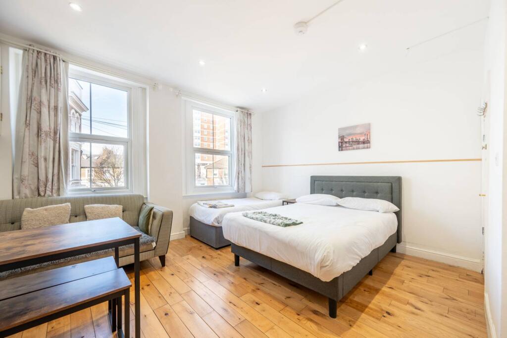 0 bed Studio for rent in London. From Foxtons - Shepherds Bush