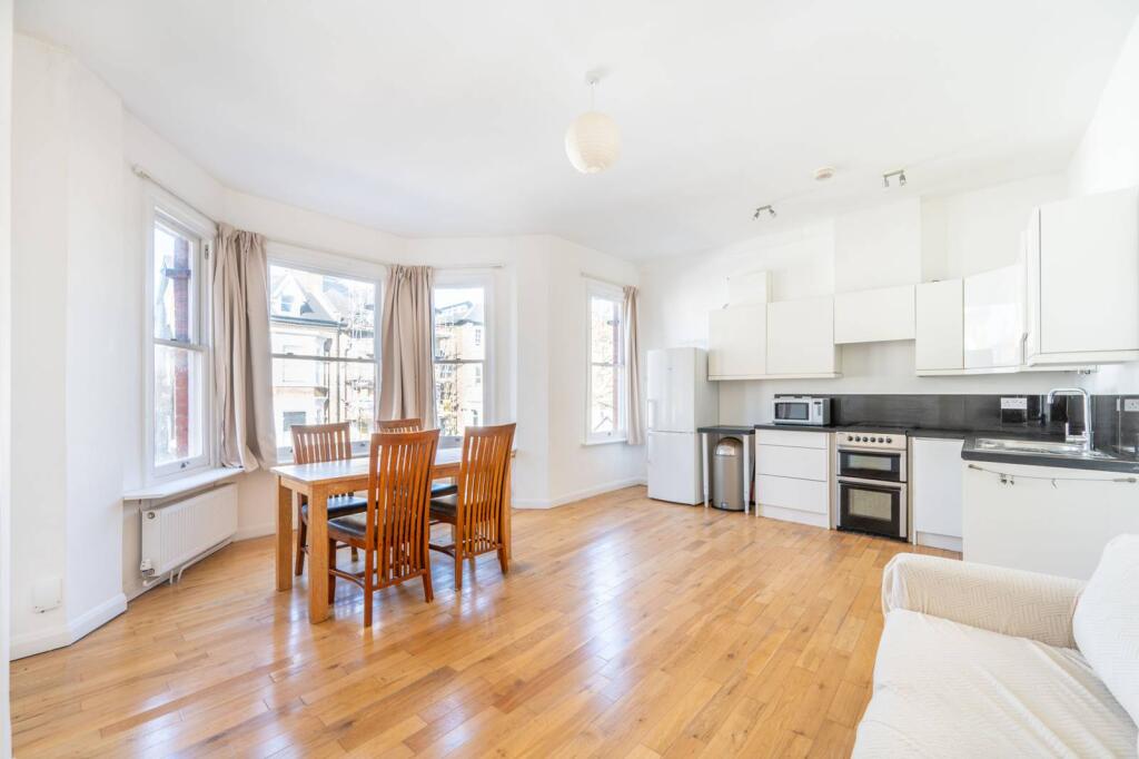 2 bed 1st Floor Flat for rent in London. From Foxtons - Shepherds Bush 2 bed 1st Floor Flat for rent in London. From Foxtons - Shepherds Bush