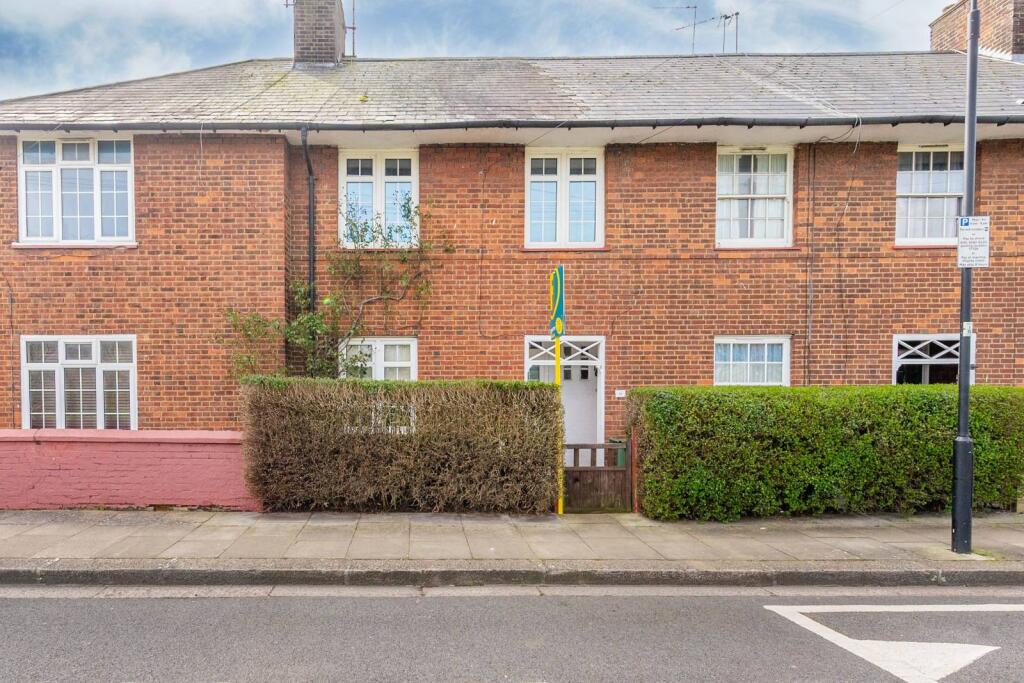 3 bed Detached for rent in London. From Foxtons - Shepherds Bush
