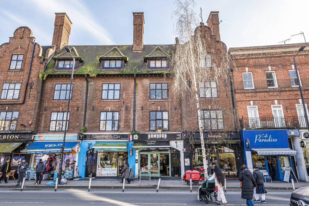 1 bed 1st Floor Flat for rent in London. From Foxtons - Shepherds Bush