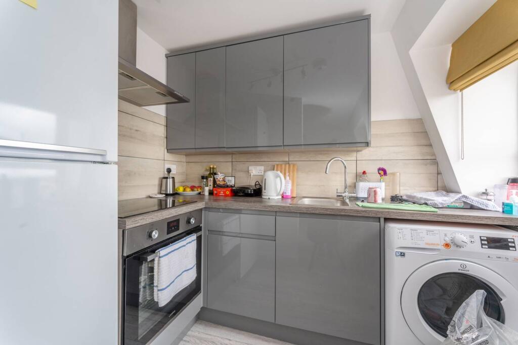 0 bed Studio for rent in London. From Foxtons - Shepherds Bush