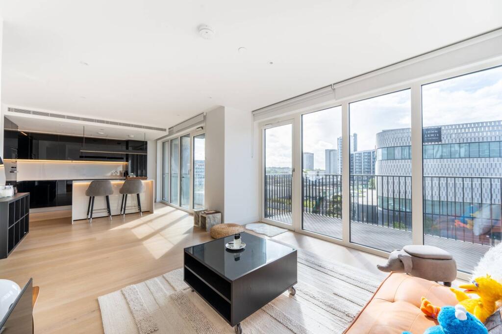 2 bed 1st Floor Flat for rent in London. From Foxtons - Shepherds Bush