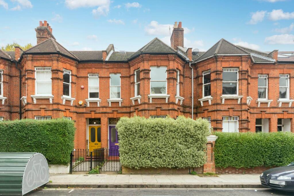 2 bed 1st Floor Flat for rent in Hammersmith. From Foxtons - Shepherds Bush