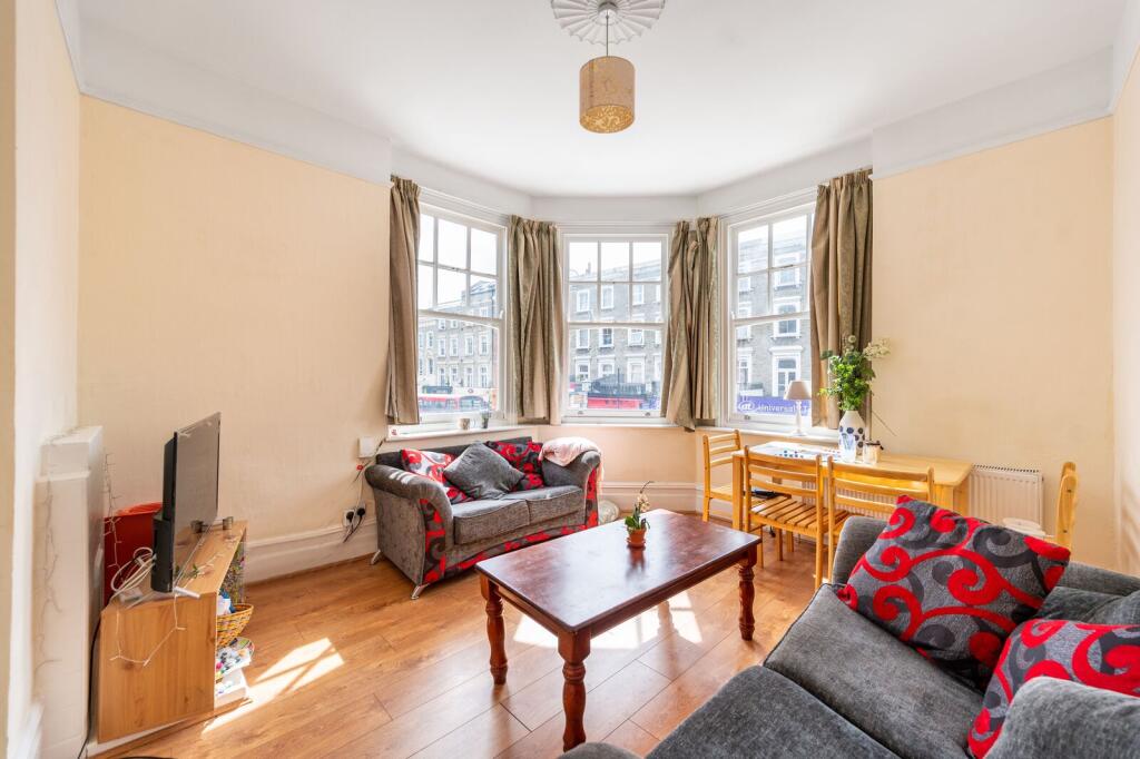 4 bed 1st Floor Flat for rent in Hammersmith. From Foxtons - Shepherds Bush
