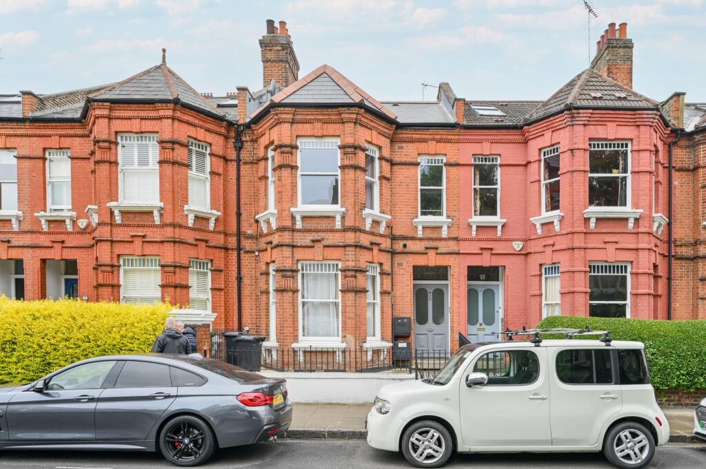 4 bed 1st Floor Flat for rent in Hammersmith. From Foxtons - Shepherds Bush