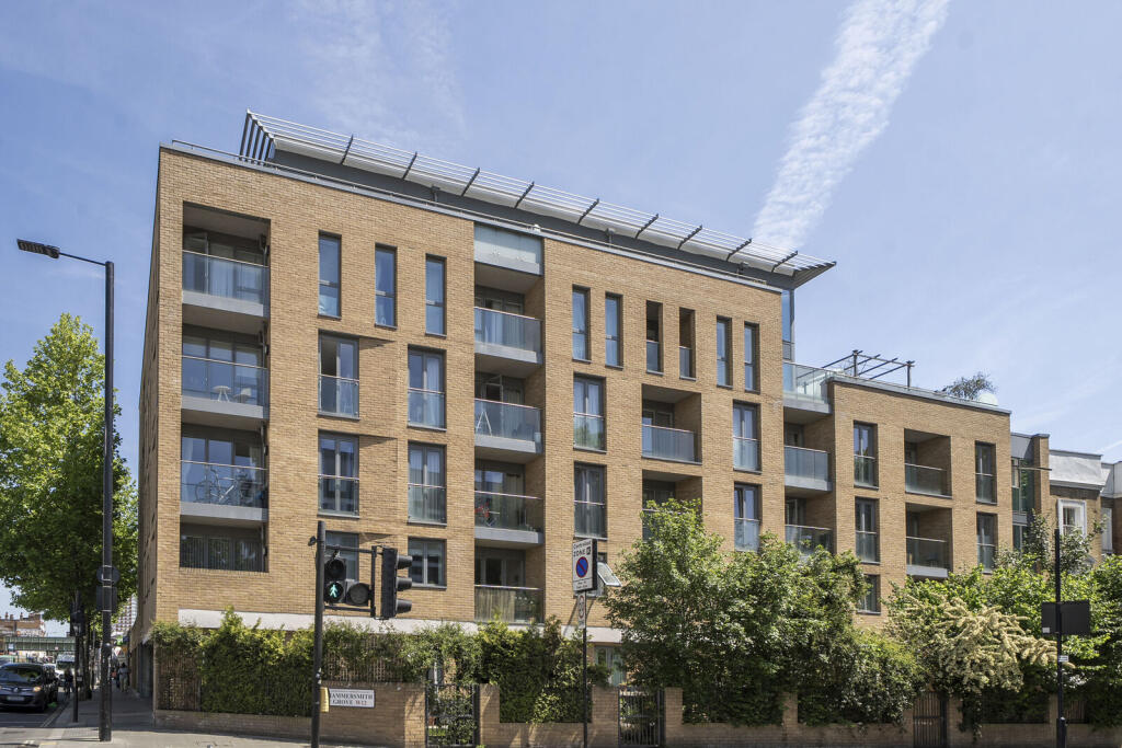 1 bed 1st Floor Flat for rent in London. From Foxtons - Shepherds Bush