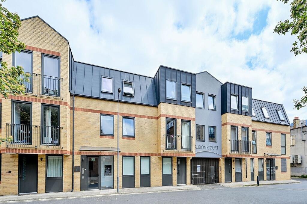 1 bed 1st Floor Flat for rent in Hammersmith. From Foxtons - Shepherds Bush 1 bed 1st Floor Flat for rent in Hammersmith. From Foxtons - Shepherds Bush