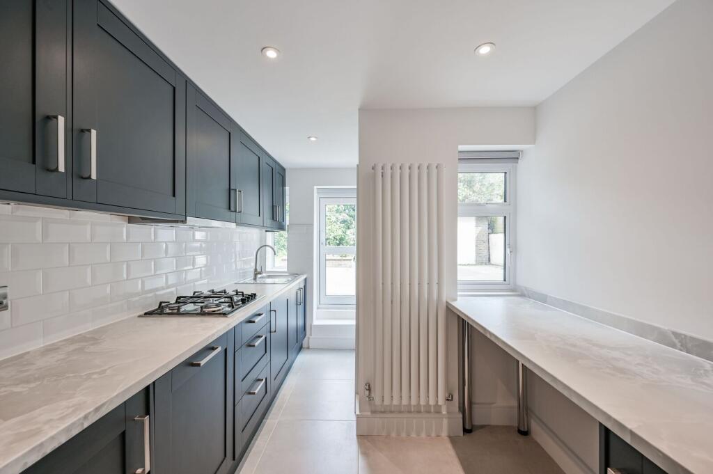 1 bed 1st Floor Flat for rent in Hammersmith. From Foxtons - Shepherds Bush