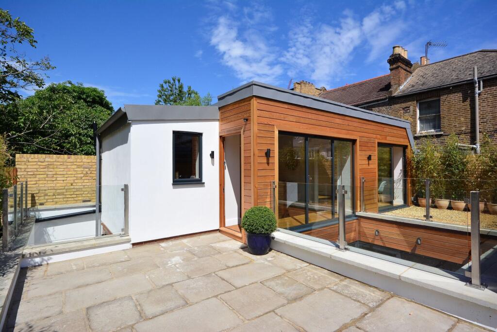 3 bed Detached for rent in London. From Foxtons - Shepherds Bush 3 bed Detached for rent in London. From Foxtons - Shepherds Bush