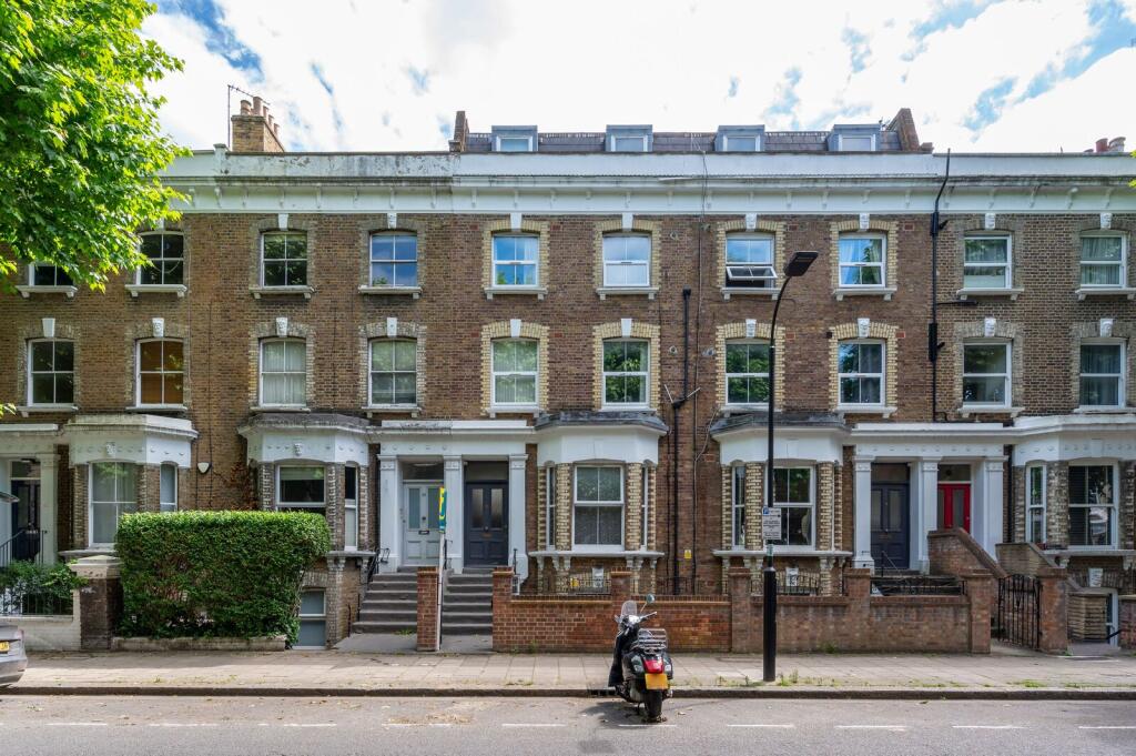 4 bed 1st Floor Flat for rent in Hammersmith. From Foxtons - Shepherds Bush