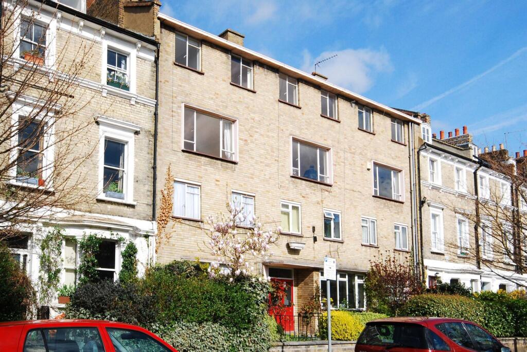 3 bed Detached for rent in Hammersmith. From Foxtons - Shepherds Bush