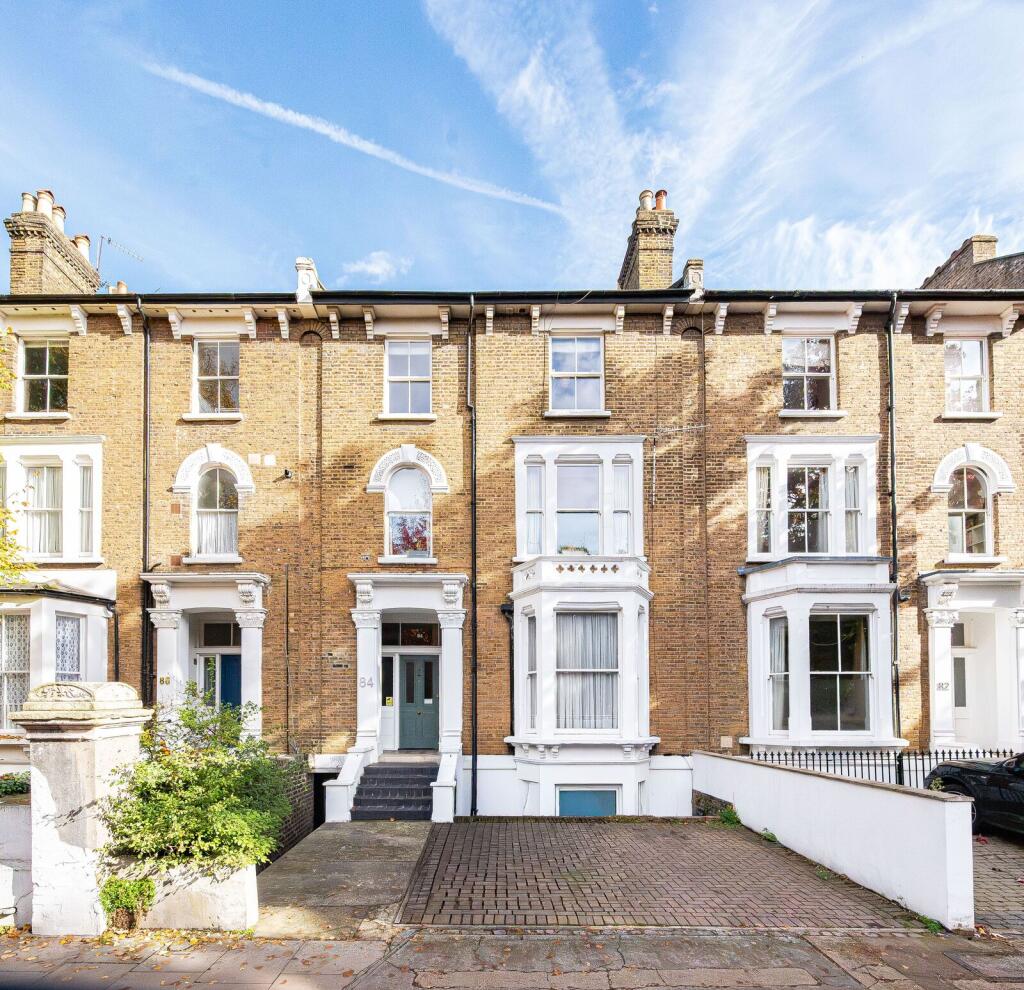 2 bed 1st Floor Flat for rent in Hammersmith. From Foxtons - Shepherds Bush