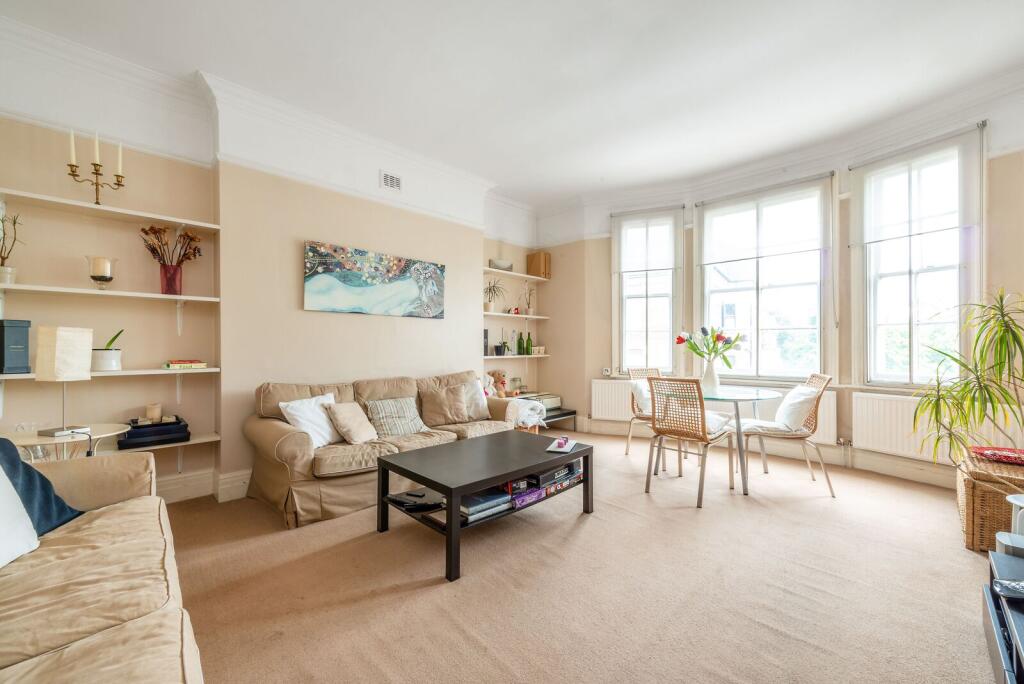 3 bed 1st Floor Flat for rent in London. From Foxtons - Shepherds Bush